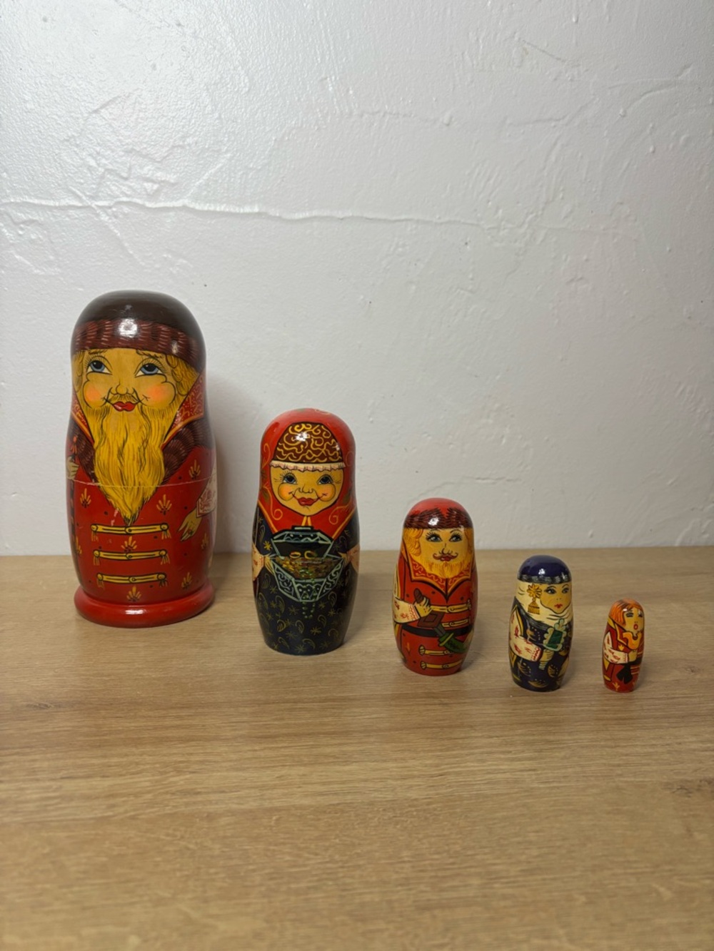Hand-Painted Red Russian Nesting Dolls (Matryoshka) - Set of 5